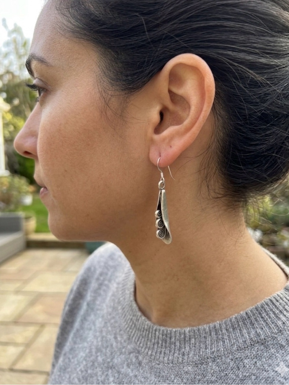 🦔 Silver toned Peas in a Pod Earrings